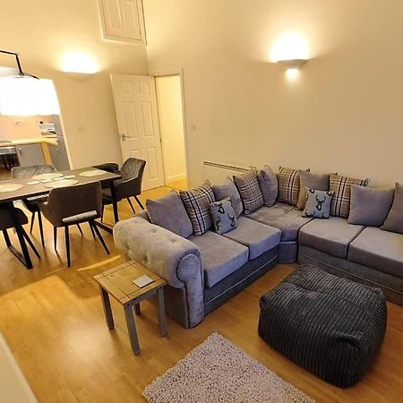 Cosy Central Modern Apartment Nantwich Bagian luar foto