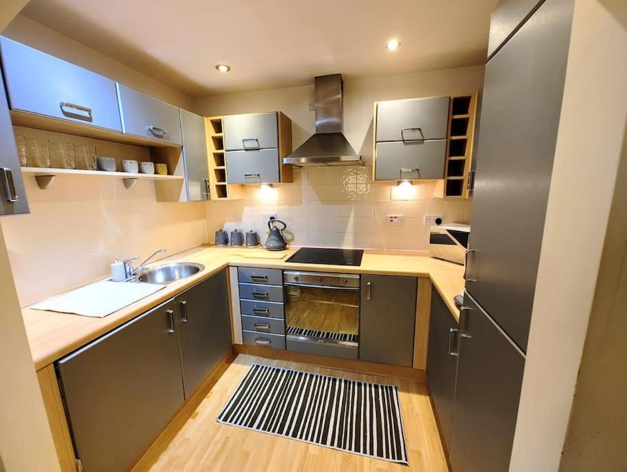 Cosy Central Modern Apartment Nantwich Bagian luar foto