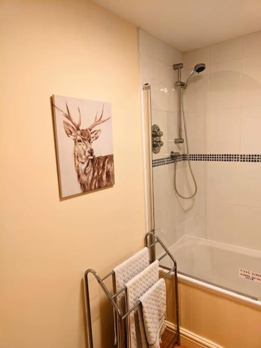 Cosy Central Modern Apartment Nantwich Bagian luar foto