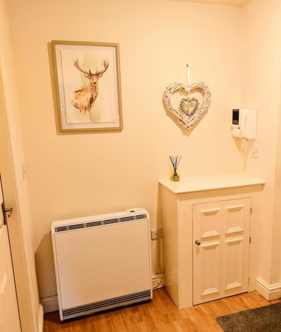 Cosy Central Modern Apartment Nantwich Bagian luar foto