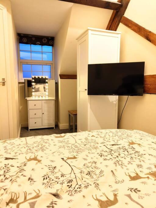 Cosy Central Modern Apartment Nantwich Bagian luar foto